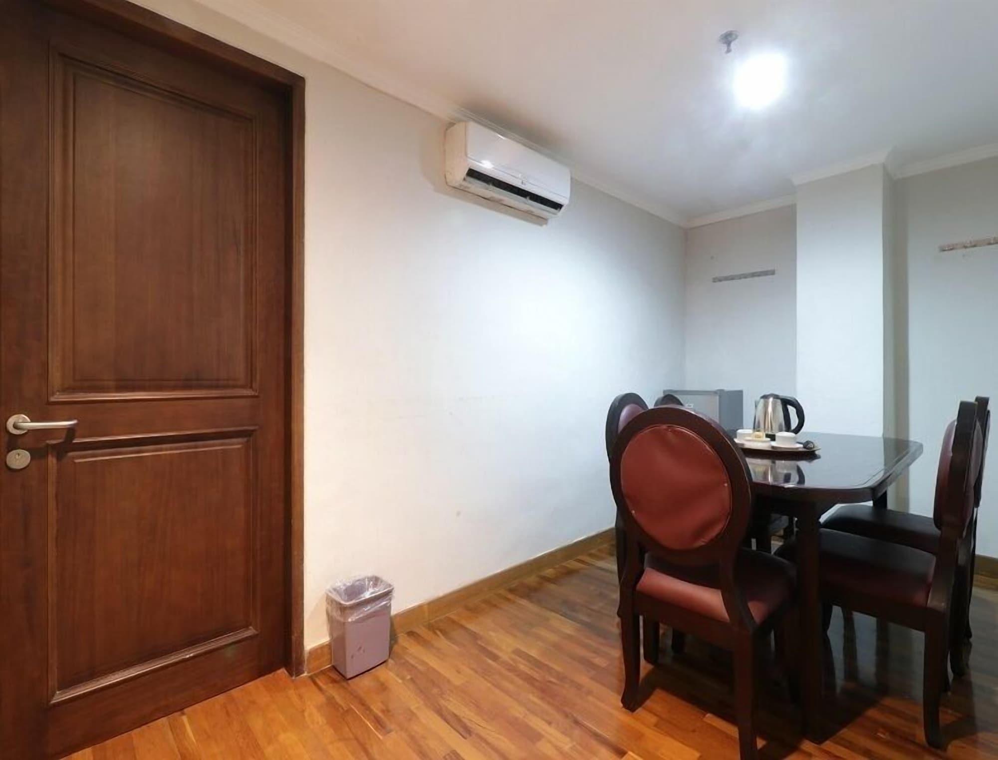 P Hotel Jakarta Ngoại thất bức ảnh