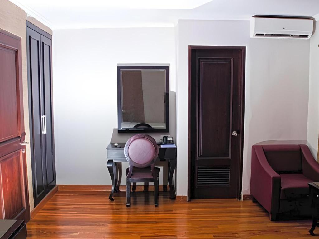 P Hotel Jakarta Ngoại thất bức ảnh